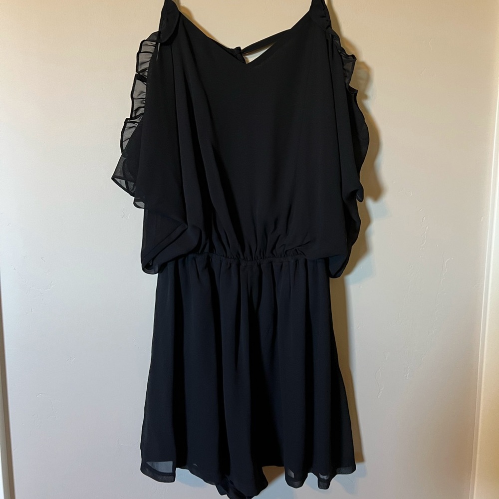 Express XS romper with details and ruffles flowy
